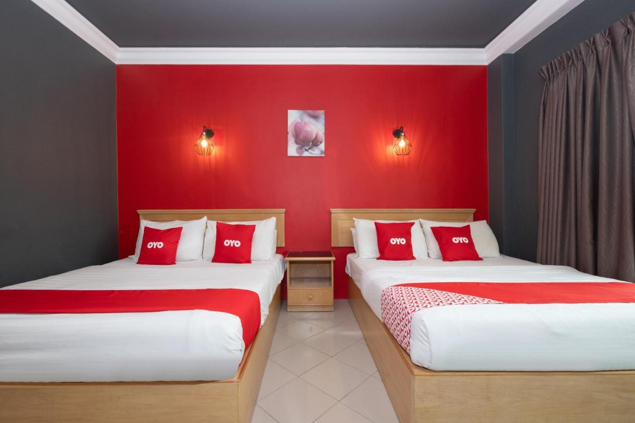 Oyo 90050 V Hotel Teluk Intan Exterior photo