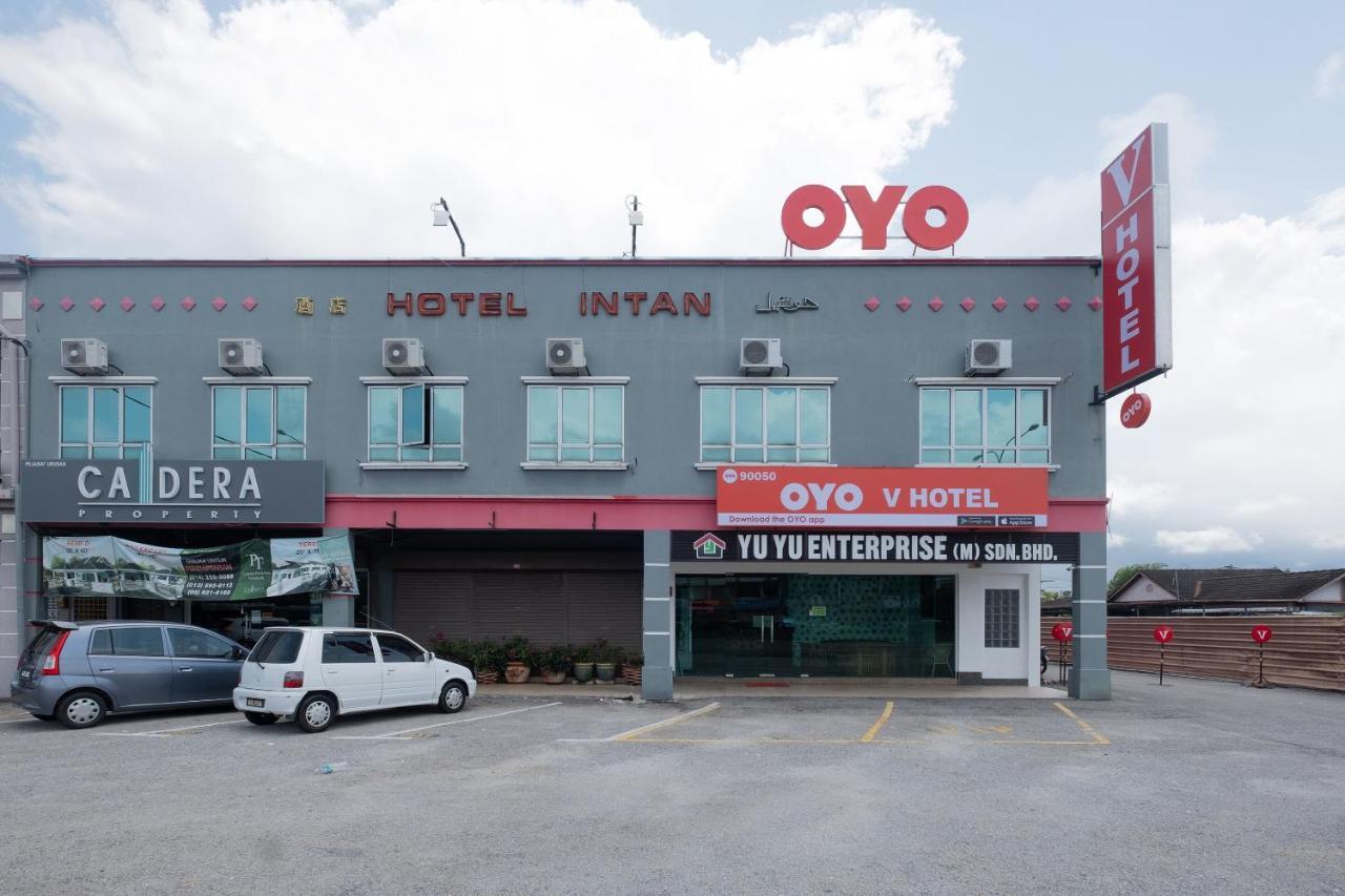 Oyo 90050 V Hotel Teluk Intan Exterior photo