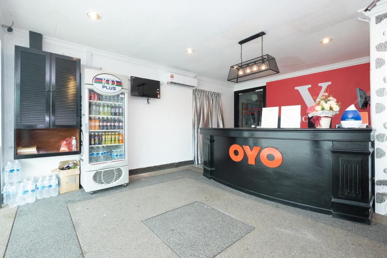Oyo 90050 V Hotel Teluk Intan Exterior photo