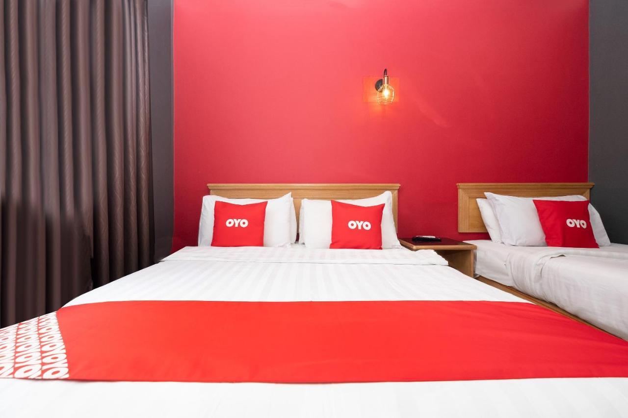 Oyo 90050 V Hotel Teluk Intan Exterior photo