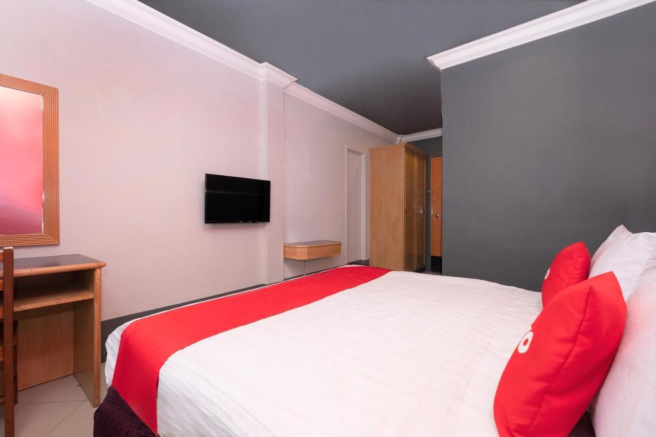 Oyo 90050 V Hotel Teluk Intan Exterior photo